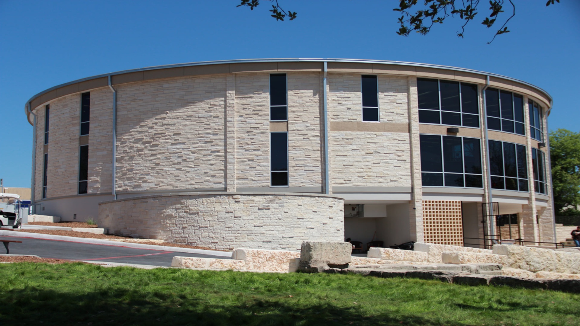 Cupid’s Round Table at Butt-Holdsworth Memorial Library