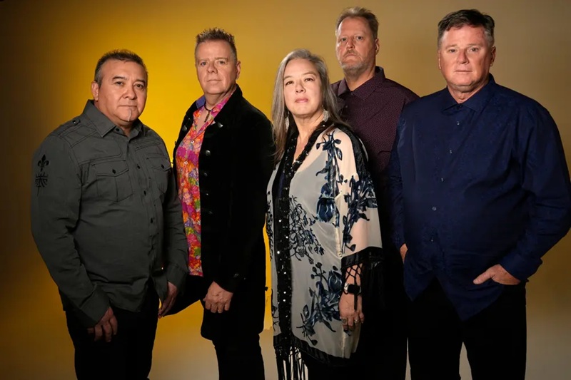 The Klocks Live Under the Stars at Singing Water Vineyards