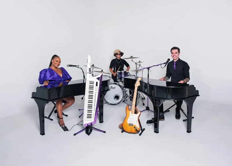 Dueling Piano Experience at Singing Water Vineyards